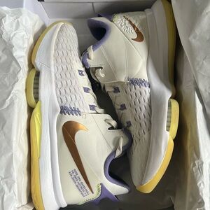 Unisex Nike Lebron Basketball Sneakers